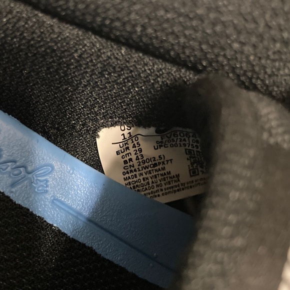 Nike SB Malor Black and White Sneakers - Picture 7 of 7